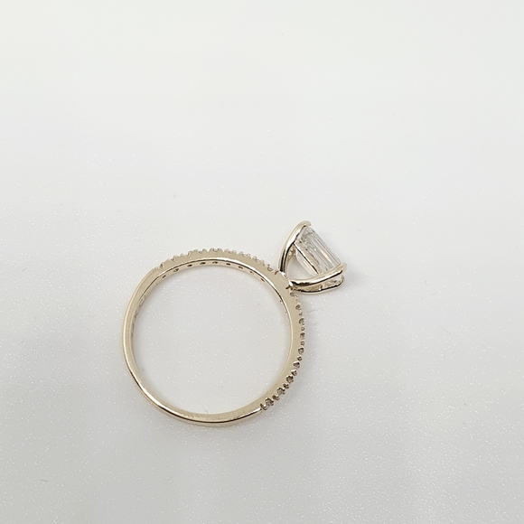 1.01 Ct East-West Emerald Lab Grown Diamond Ring - Picture 7 of 13